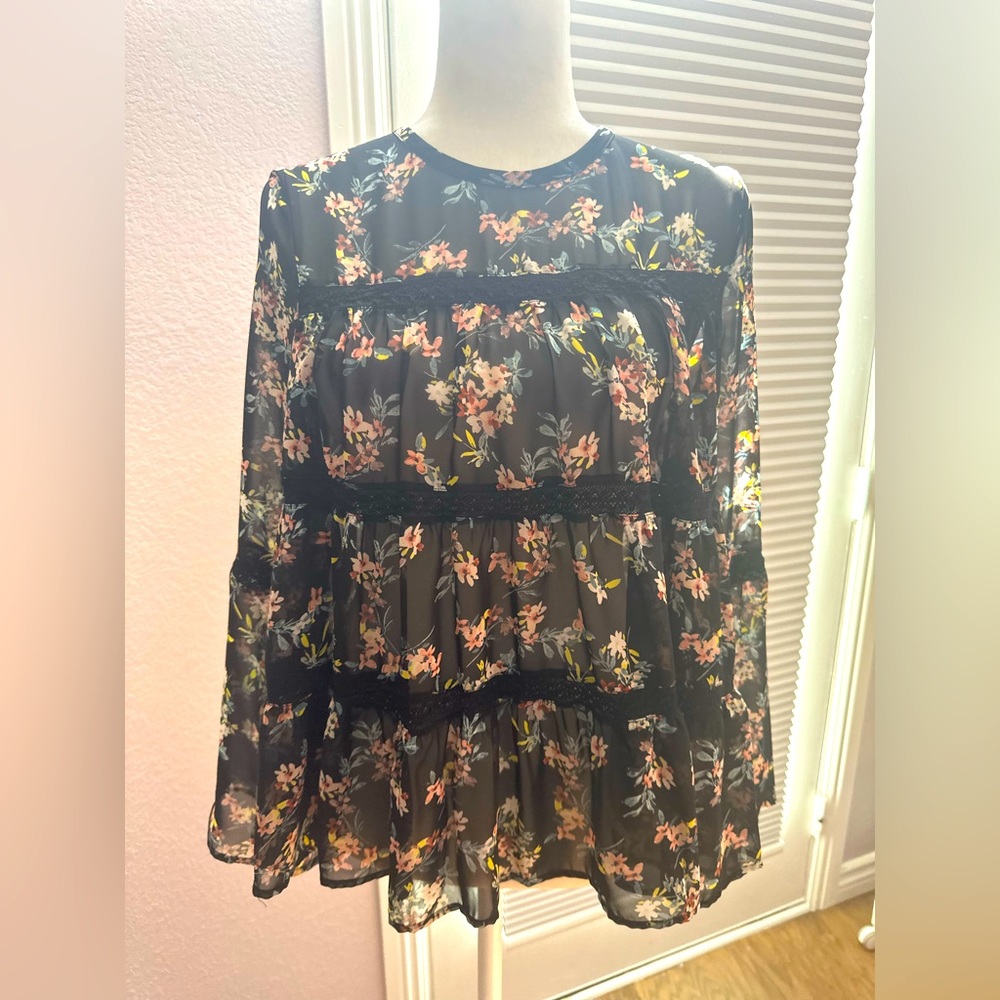 Black flare thin long sleeve blouse size small